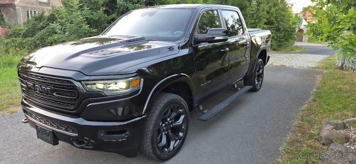 DODGE RAM 1500 5,7 HEMI BLACK LIMITED 80 000km