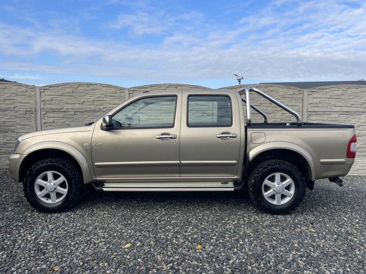 ++Isuzu D-Max 3.0TDi 4x4 DOUBLECAB TOP STAV++