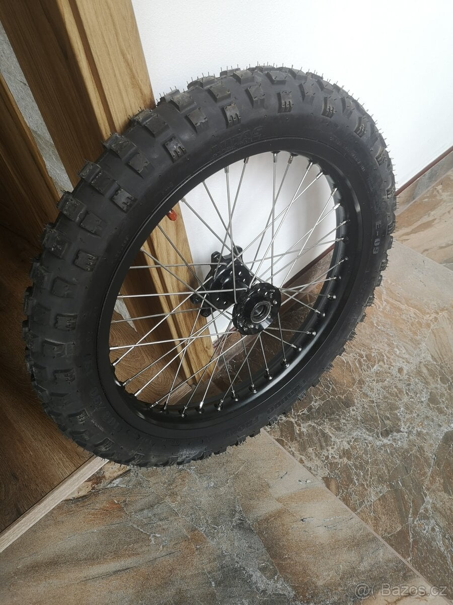 Sur-ron Ultra Bee, přední kolo.