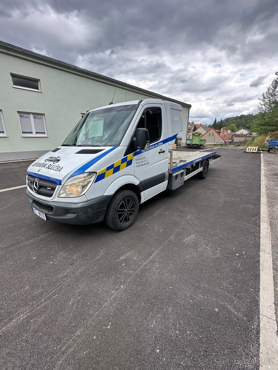 Mercedes Sprinter- odtahový speciál 3,5 T. Skupina B