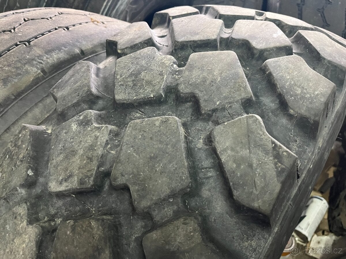 MICHELIN 365/80/20 365/80r20 365 80 20 nakladač