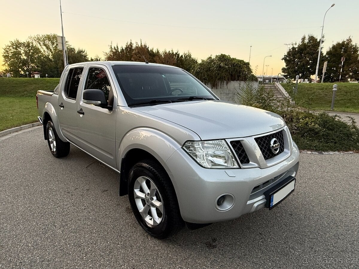Nissan Navara 2.5DCi 106KW ⭐RV:2015⭐ Manuál⭐Nová STK