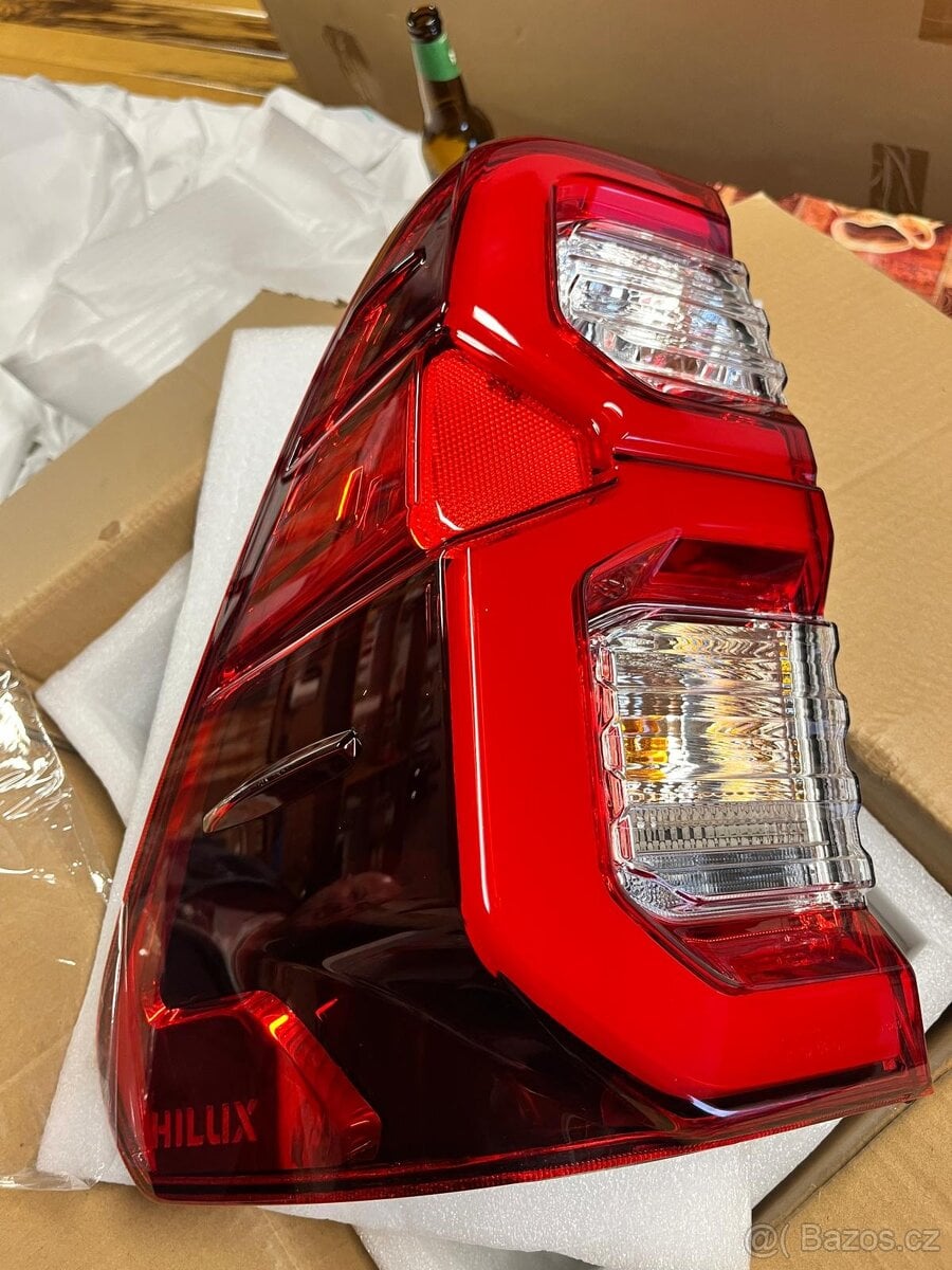 Toyota Hilux REVO zadní světla