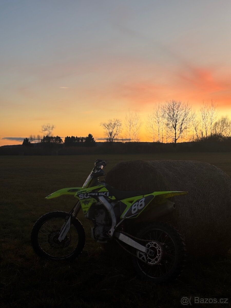 Suzuki rmz250