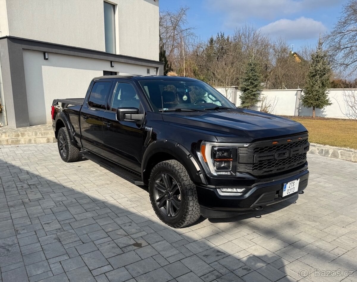 Ford F-150 F 150 UNIKÁT s dlouhou korbou a TOladěnými výfuky