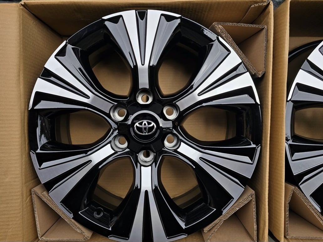 6x139.7 r19 Original Toyota Land Cruiser,Hilux Nové