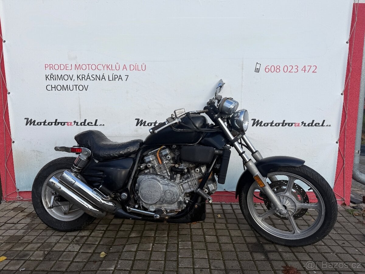 Honda VF 750 C Supermagna