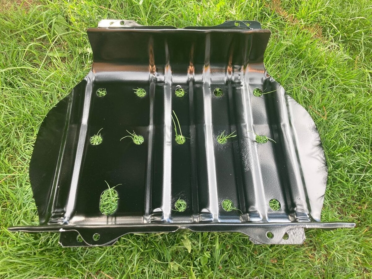 Originální kryt nádrže Nissan Patrol Y61