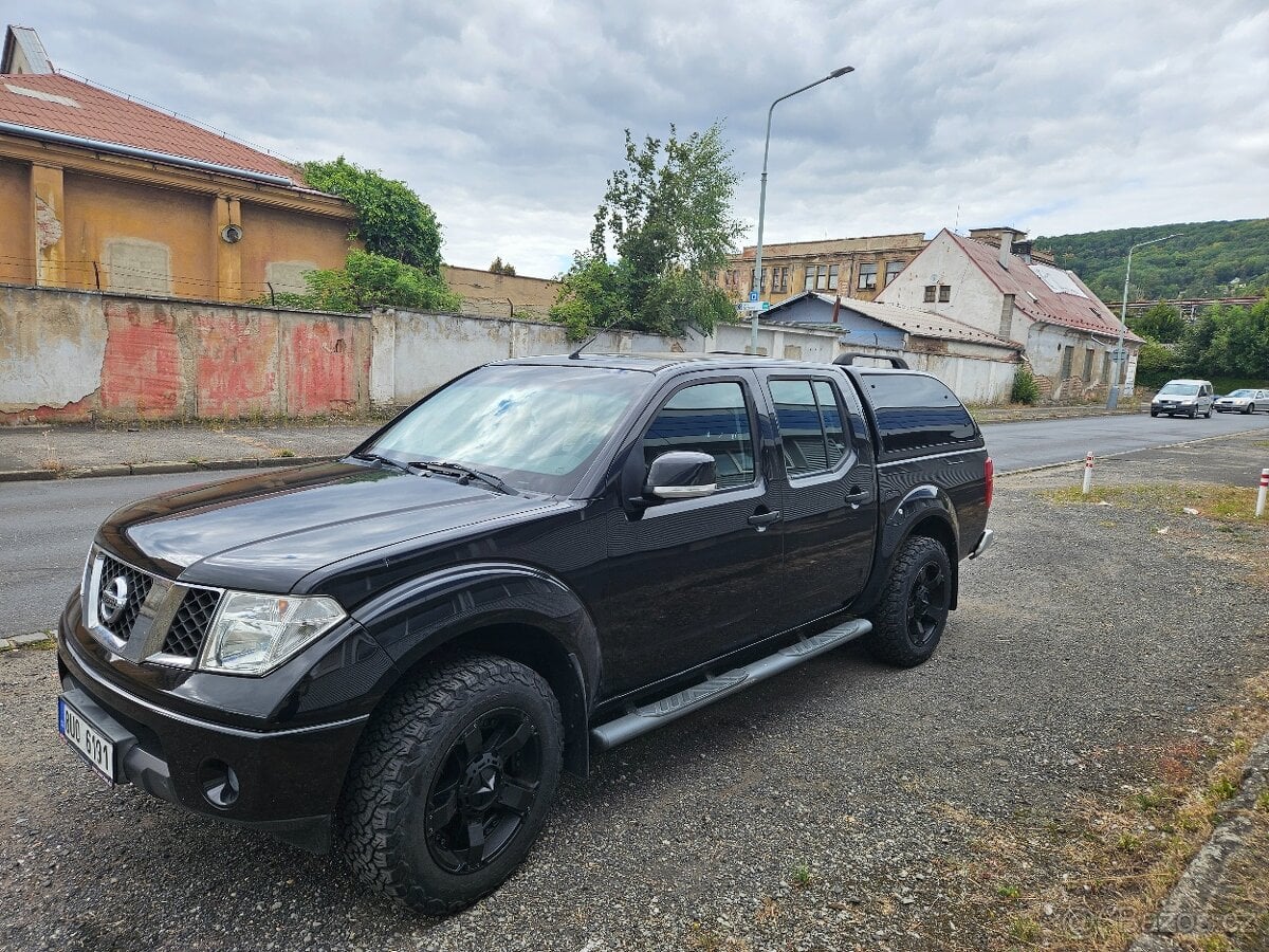 Nissan Navara D40 2.5 dCi 4x4 – hardtop, offroad kola, pěkný