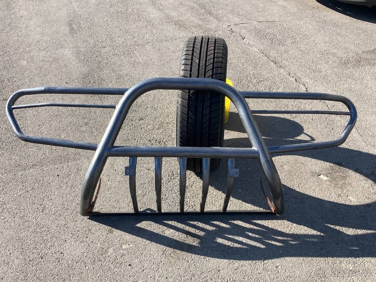 Přední ochraný rám z Toyota Land Cruiser