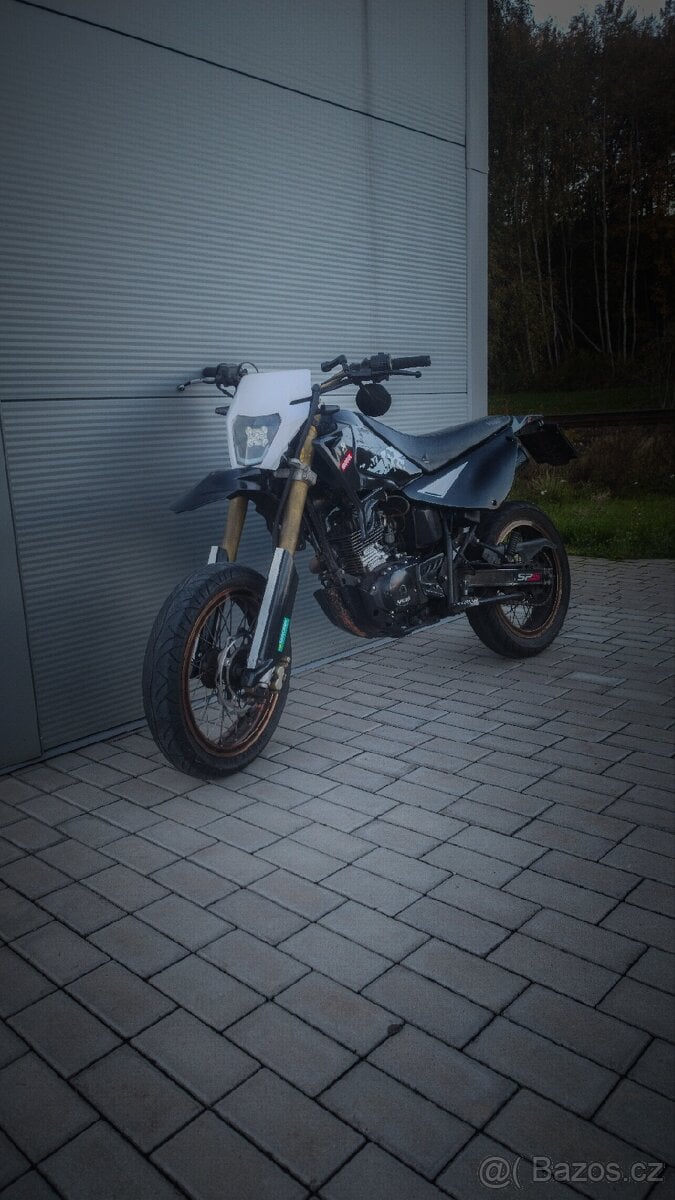 Yuki sm 125 Supermoto