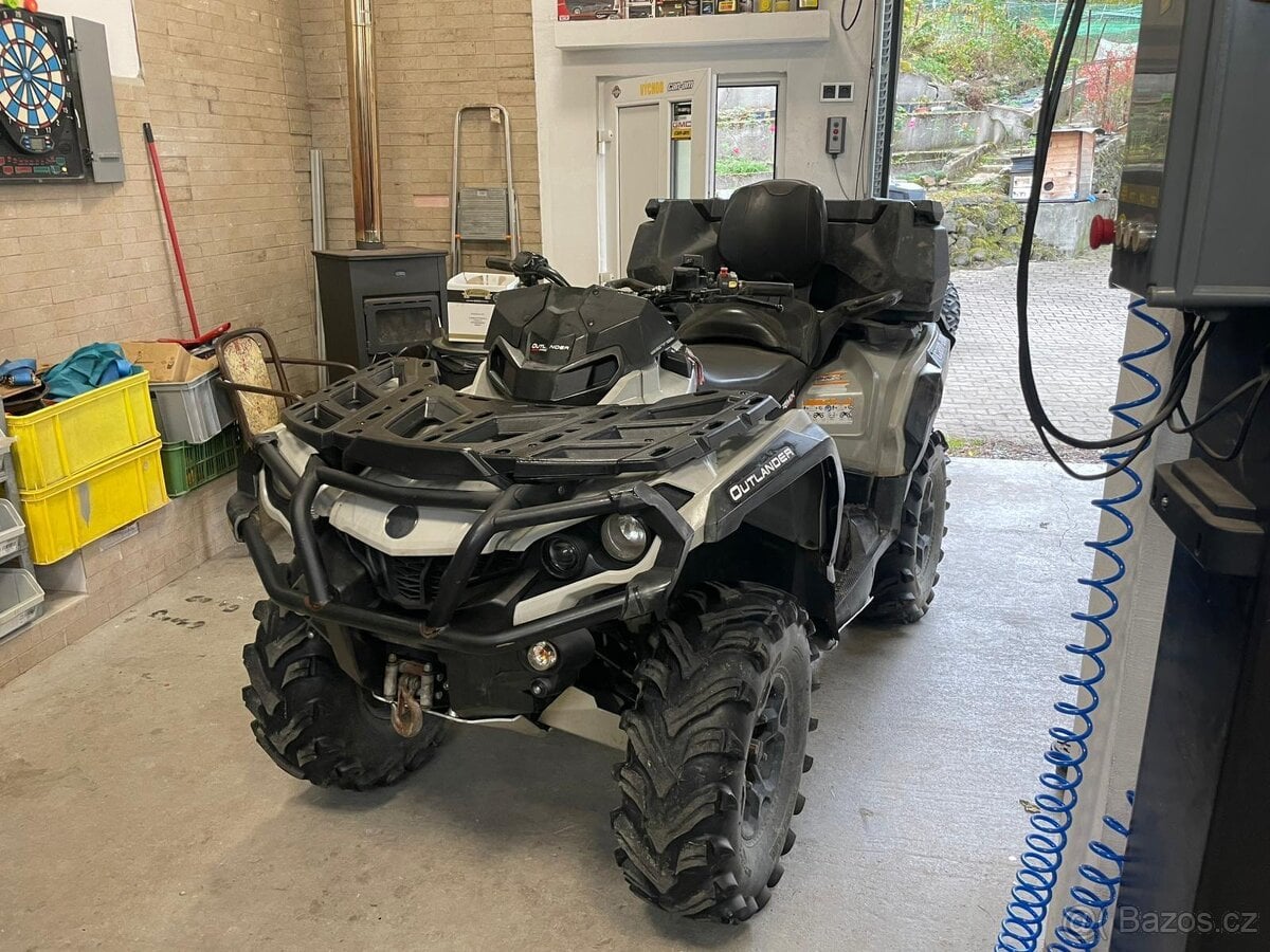 Čtyřkolka Can-Am Outlander Max 570 PRO