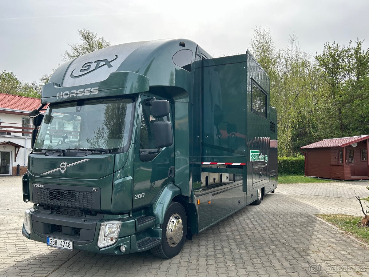 Prodej přeprava koní VOLVO FL STX, 5 koní DOUBLE POP-OUT