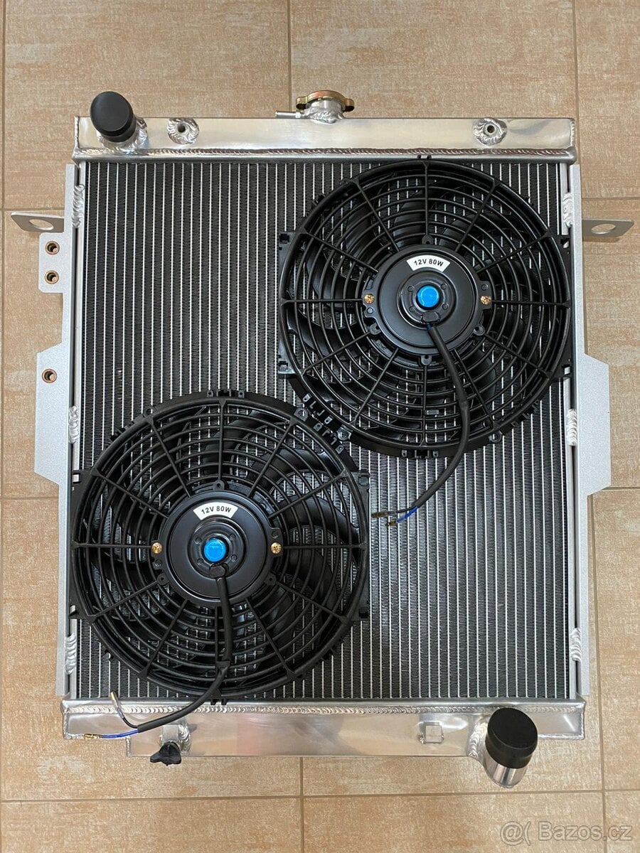 CELOHLINÍKOVÝ CHLADIČ TOYOTA LAND CRUISER HDJ/HZJ 78, 79 4,2