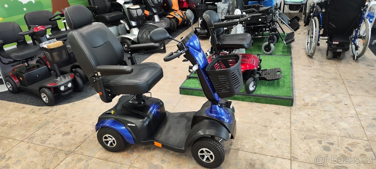 Elektrický skútr (vozík)  nejen pro seniory. Meyra 409