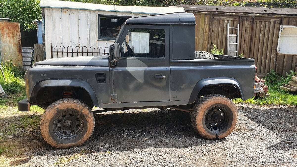 Land Rover Defender 90