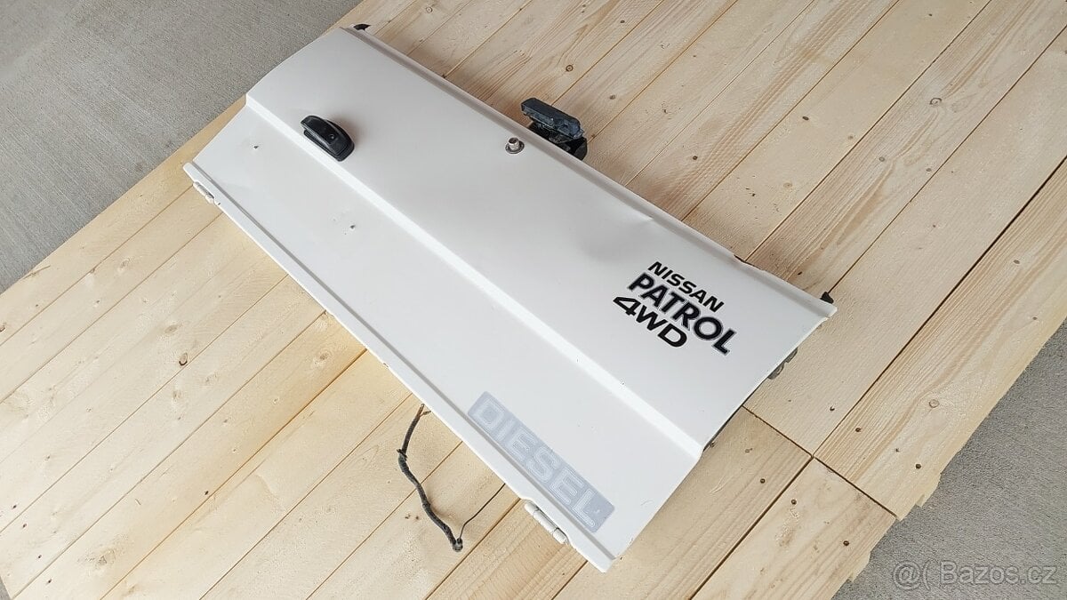 Nissan Patrol – Dveře výklopné bílé K160 5 tis