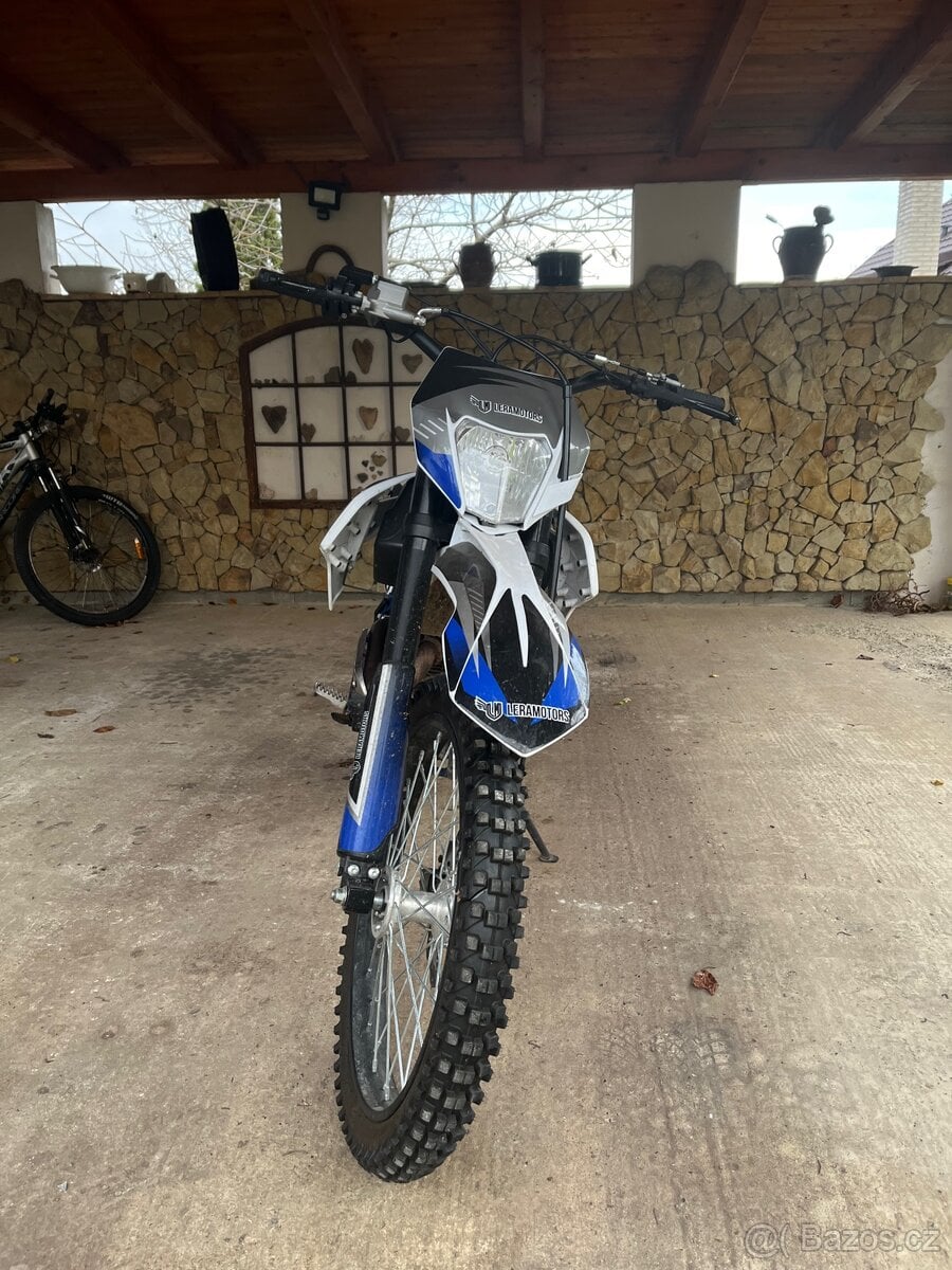 Prodávám motorku 250 cross