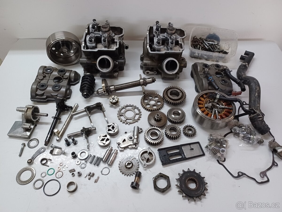 KTM LC8 950 - MOTOR NA DÍLY