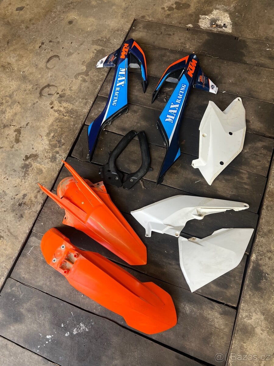 Přebytek náhradní díly KTM exc 300 tpi