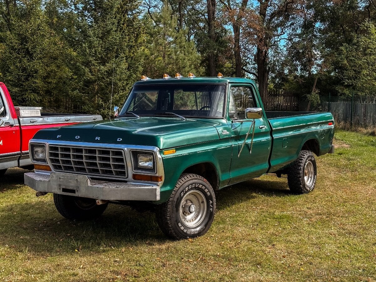 Ford F-150 1979 / 4x4 / Manuál / 5.8l V8 / Klima