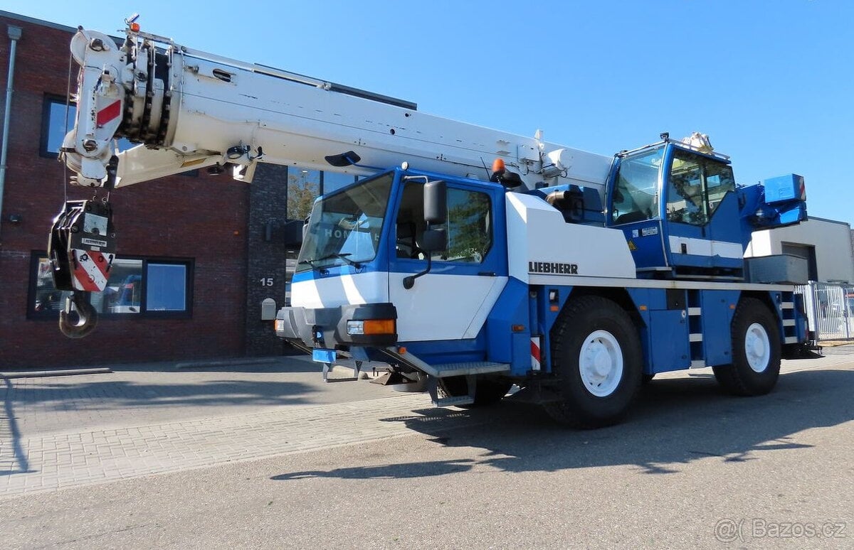 40t Autojeřáb Liebherr LTM1040-2.1