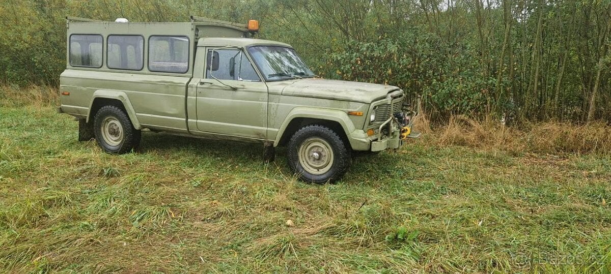 Jeep J20 Gladiator rv:1981 Automat