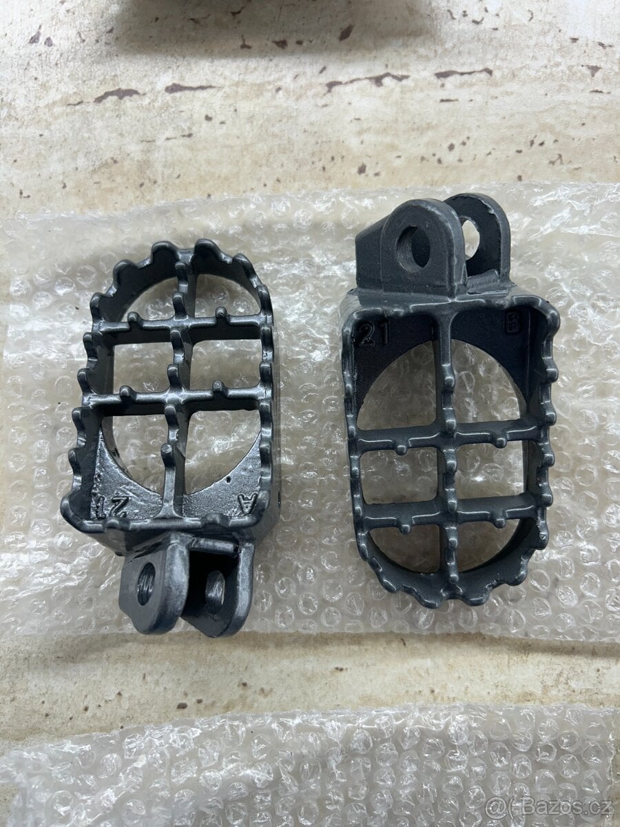 Suzuki DRZ 400 široké stupačky - nové