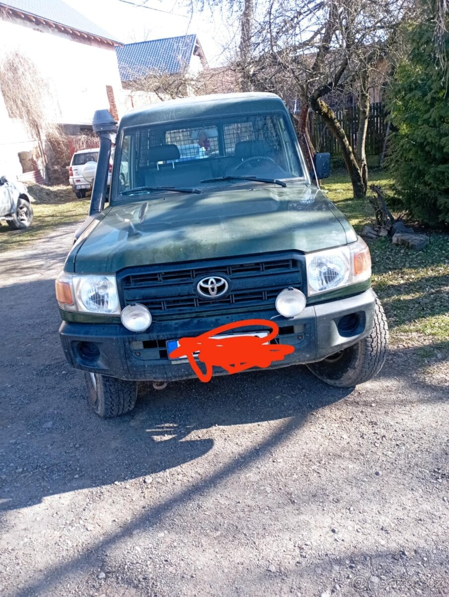 TOYOTA LAND CRUISER HZJ 78