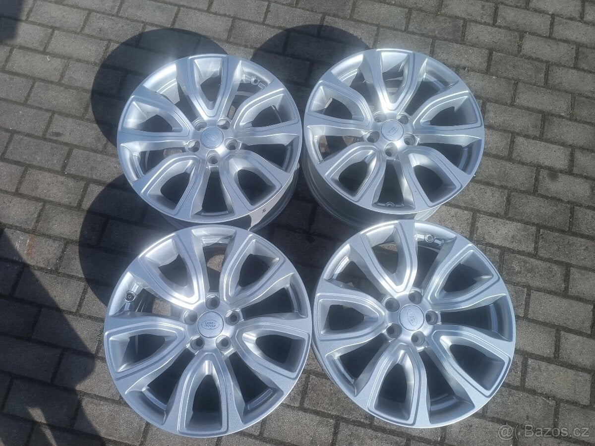 246. Originál kola Land Rover Evoque R18