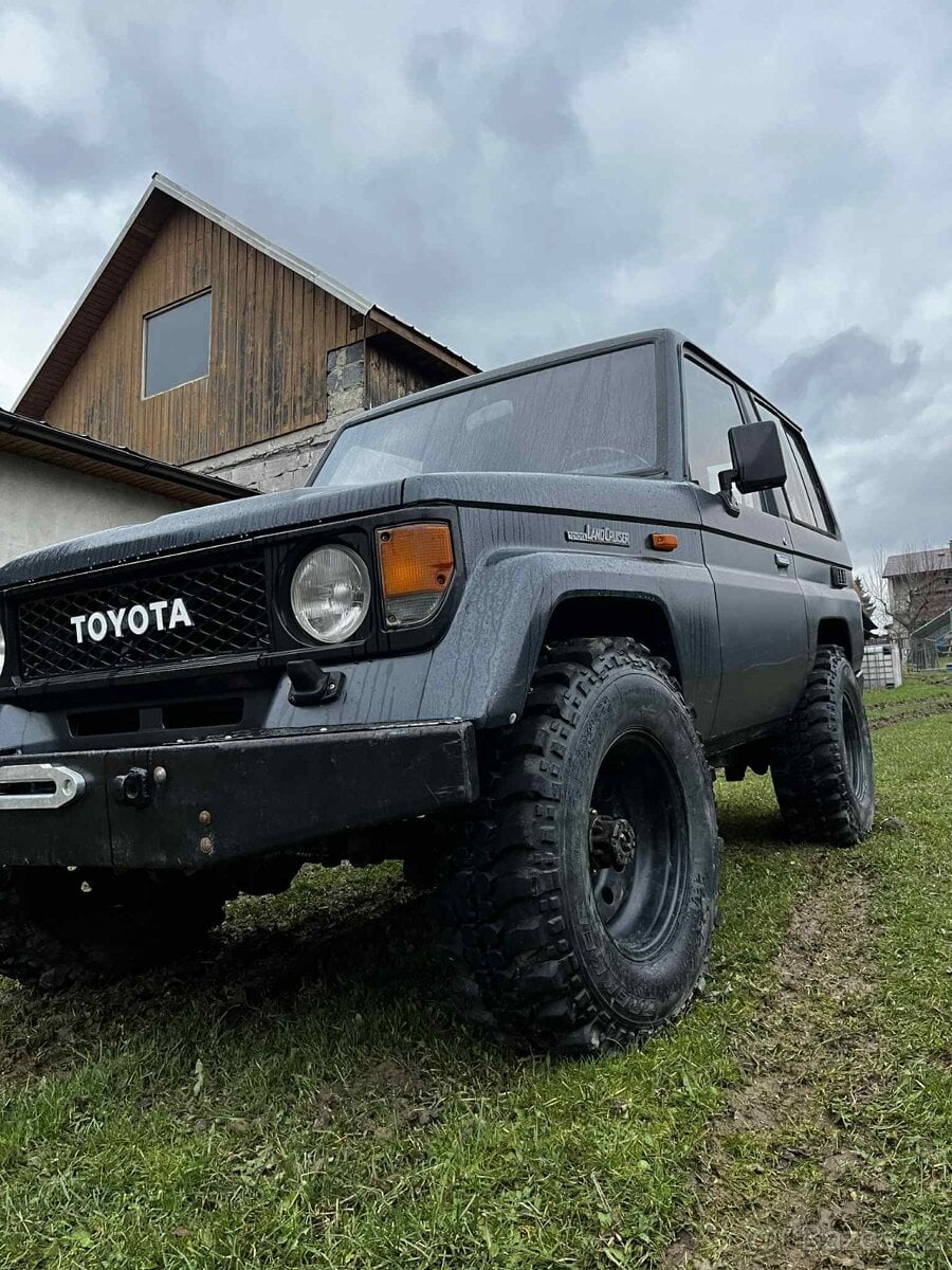 Toyota LAND CRUISER 4X4 LJ70