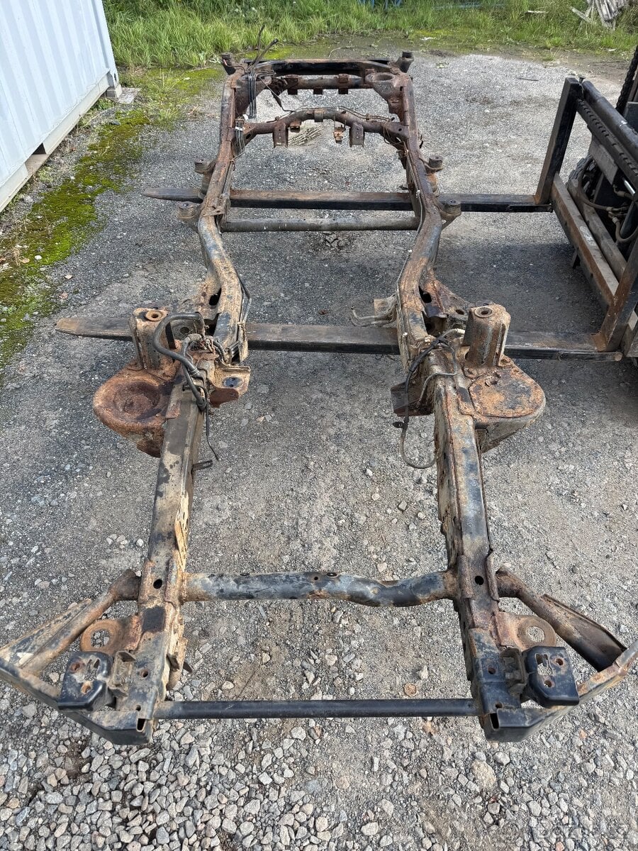 Nosný rám / šasí Nissan Patrol Y61 Wagon