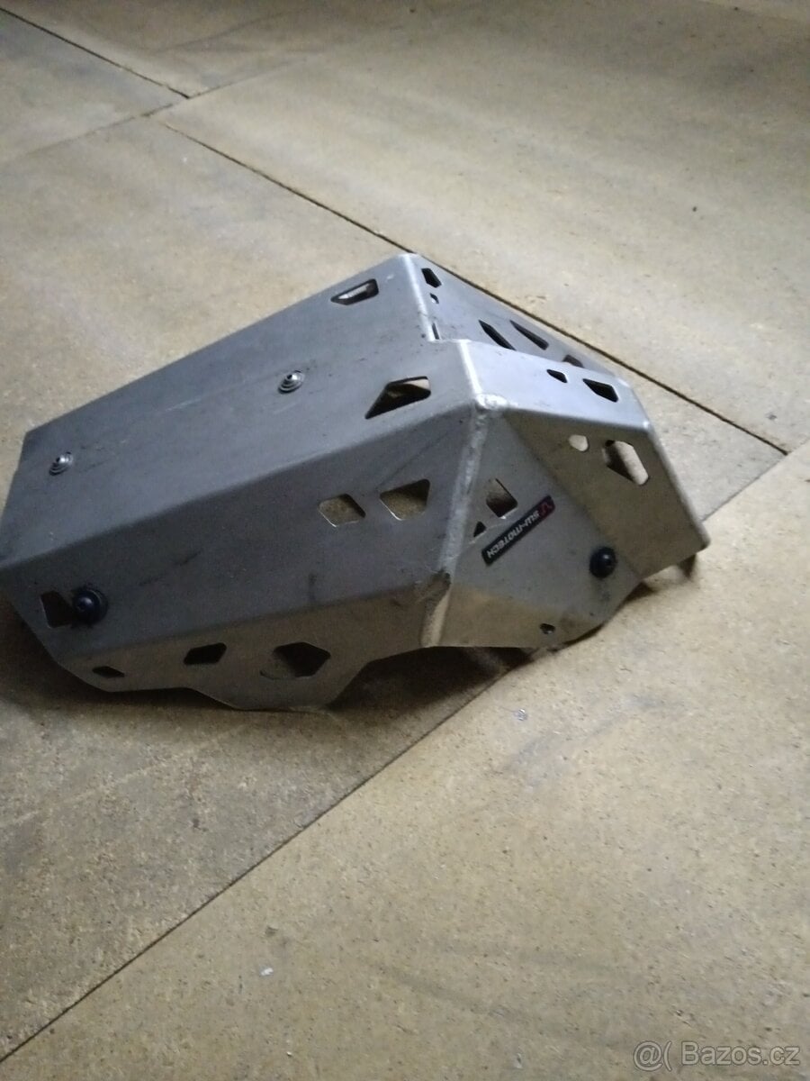 kryt motoru KTM