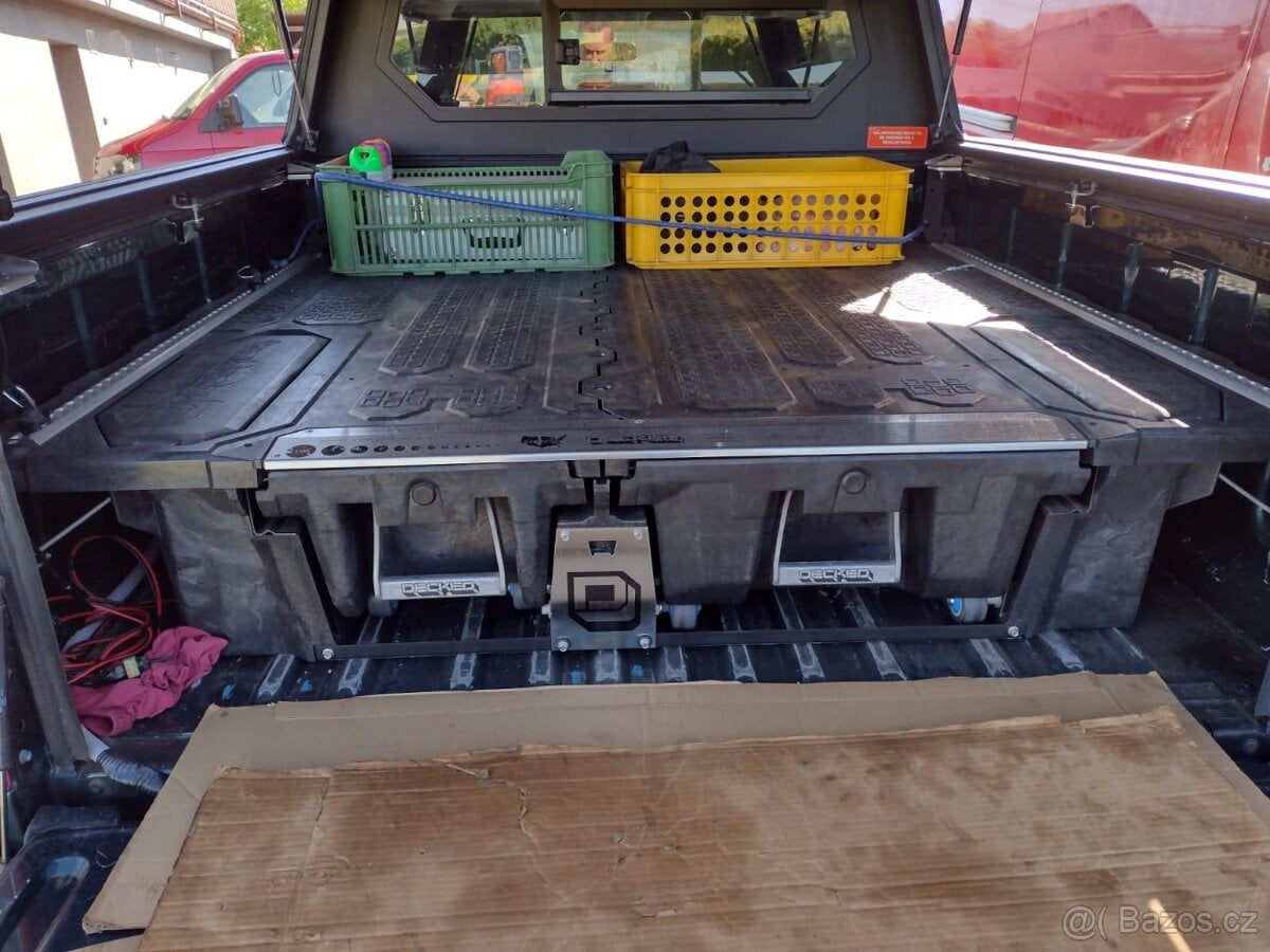 Výsuvný systém decked