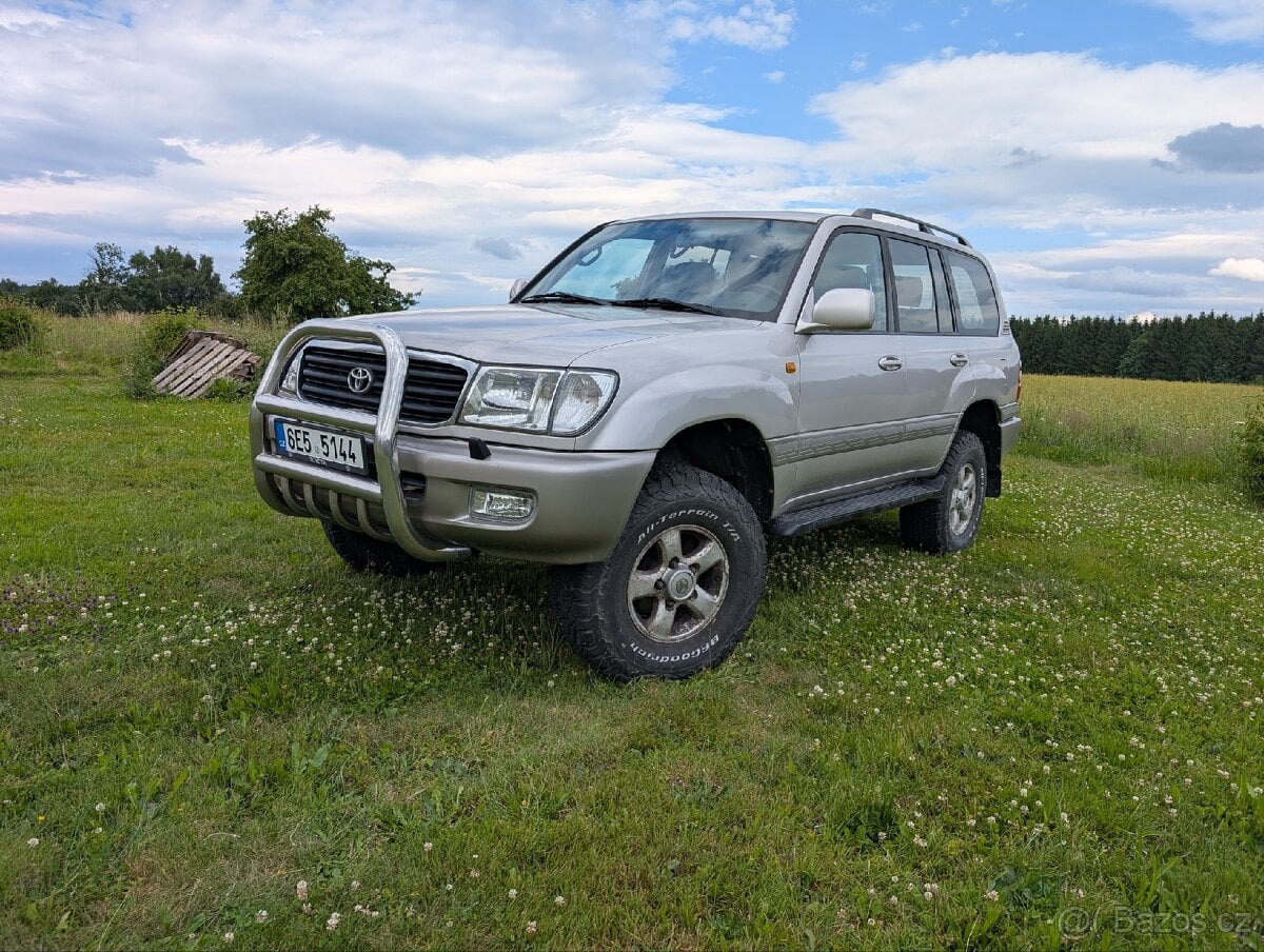 Toyota land cruiser uzj 100 V8 s LPG