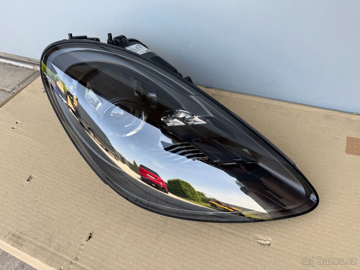 pravý LED xenon PORSCHE CAYMAN 718 BOXSTER 982 GTS
