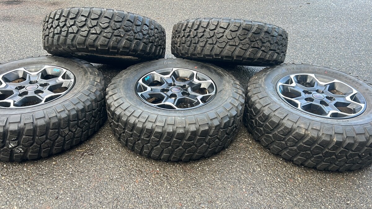 Jeep Wrangler Rubicon sada 255/75 r17 originál alukola
