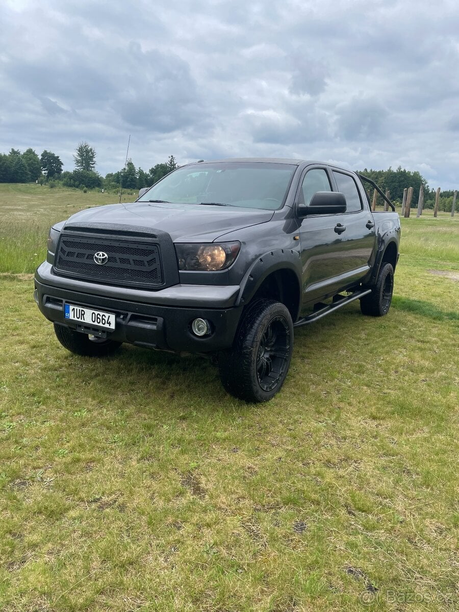 TOYOTA TUNDRA 5.7 CREWMAX Raptor