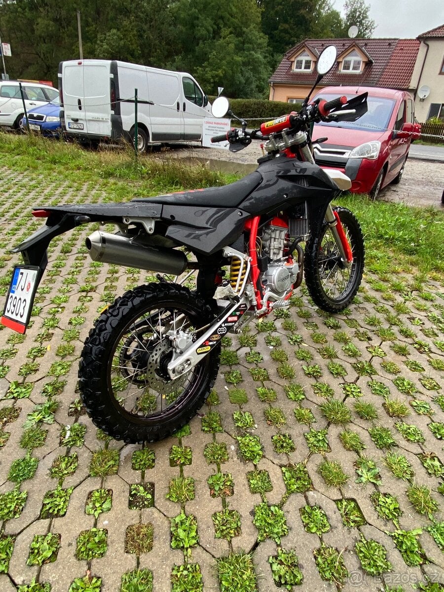 Swm rs 125r