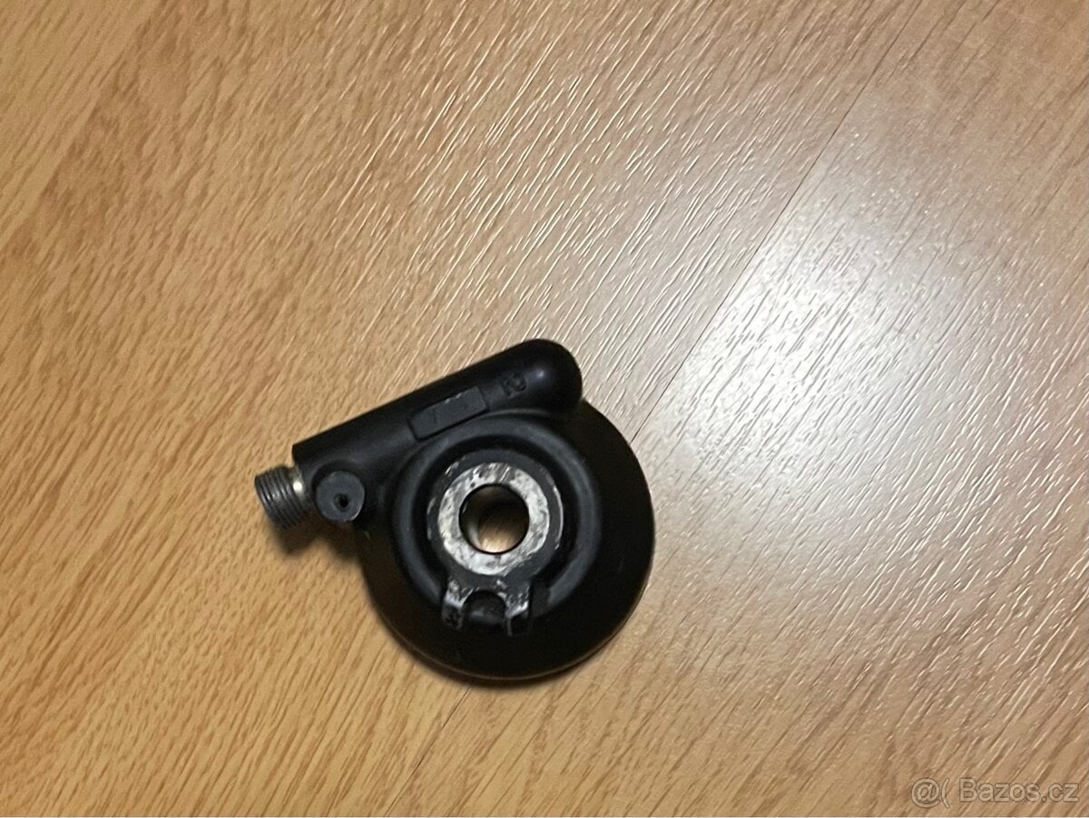 kawasaki kmx 125 hlemýžď tachometru