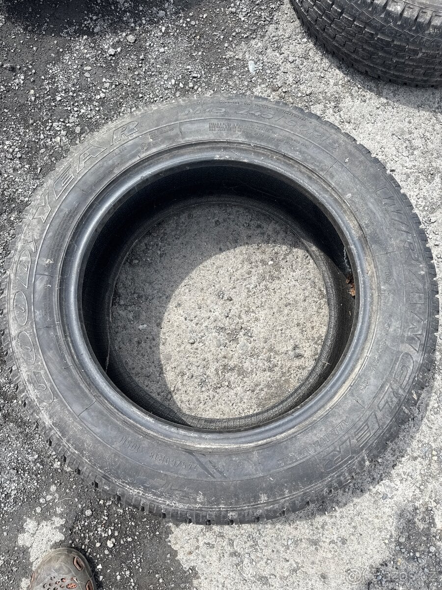 1 ks 245/60R18 nova Goodyear Wrangler