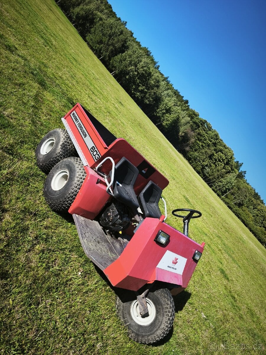 Pěti kolka John Deere AMT 626