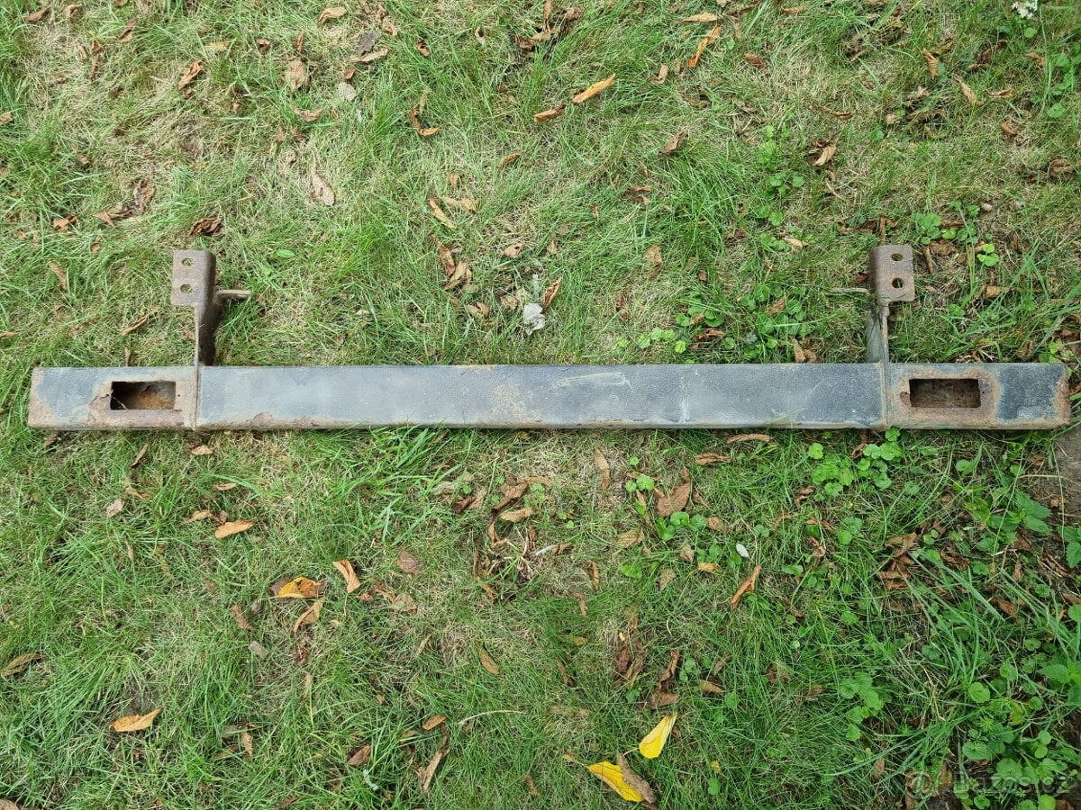 Hummer H3 zadní přídavný nárazník