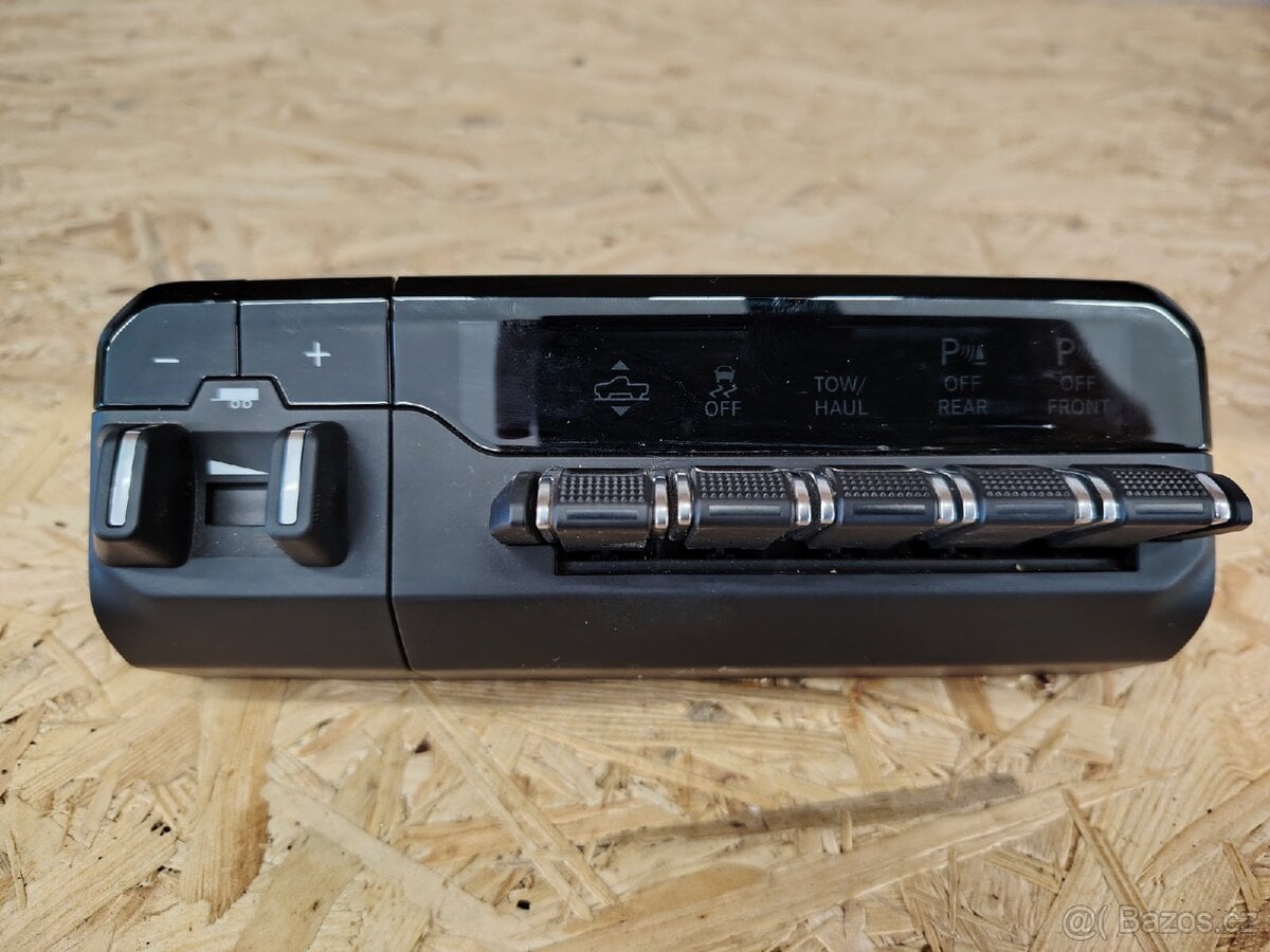 Přepínací panel RAM 1500 5.gen.