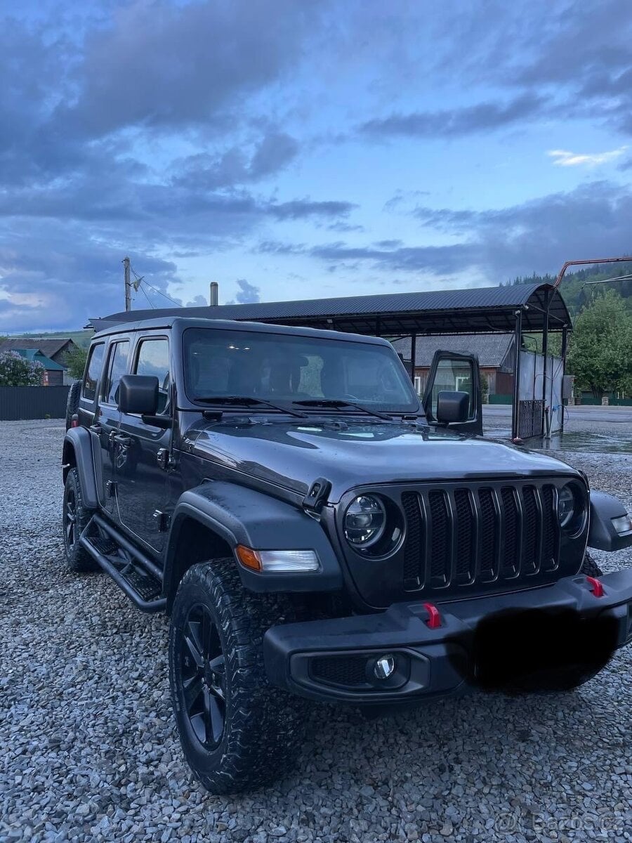Jeep Wrangler sahara sport 2.0