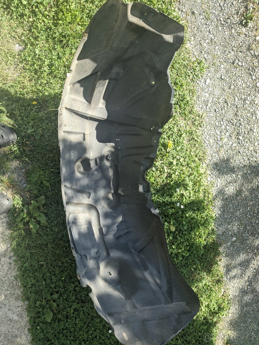 Daruji levé přední nadkolí RAM 1500 2017 (68110687AE)