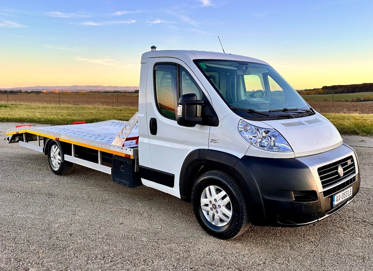 Fiat Ducato odťahovka 3.0 TDi, webasto, NAVI, temp, posteľ