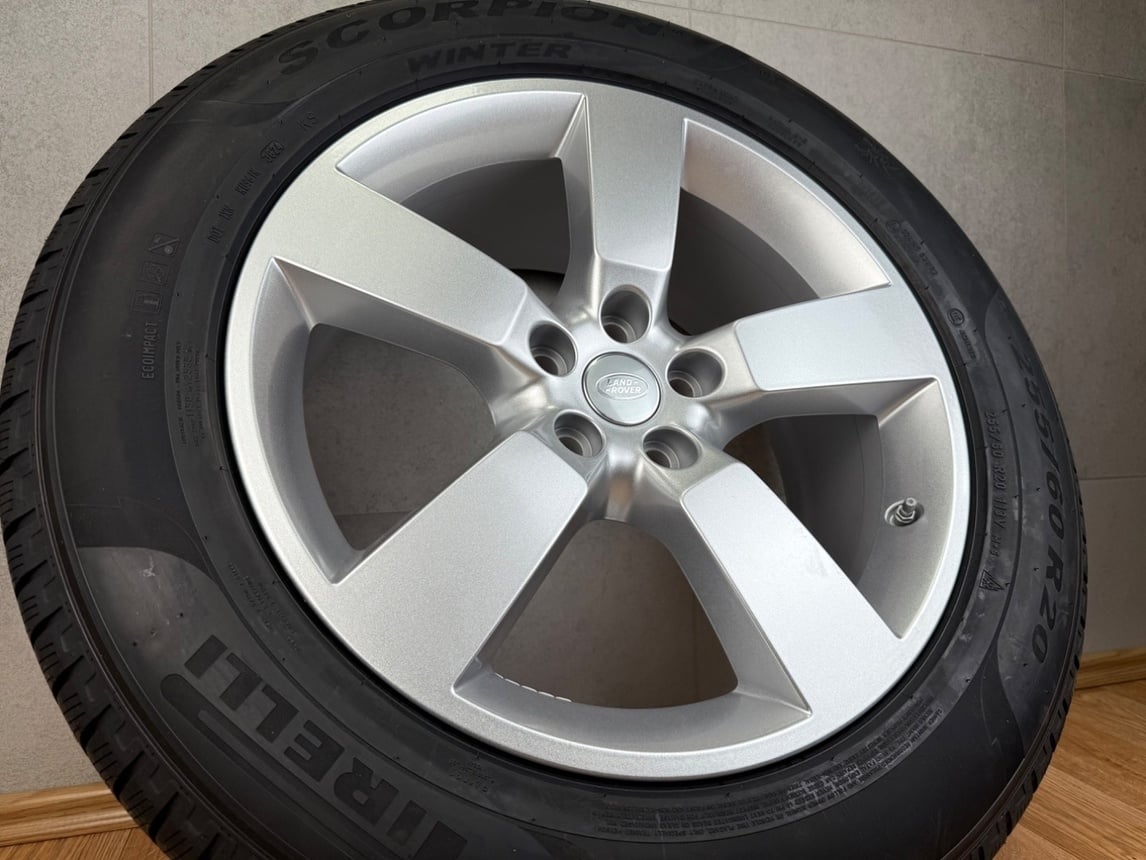 Originál zimní kolesa R20 Land Rover Defender