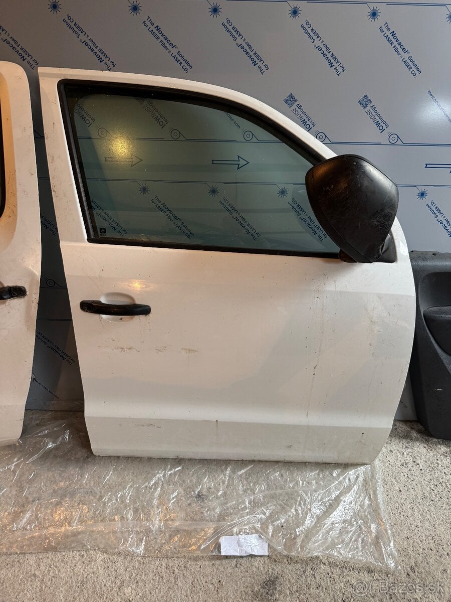 VW Amarok Predné a Zadné Dvere