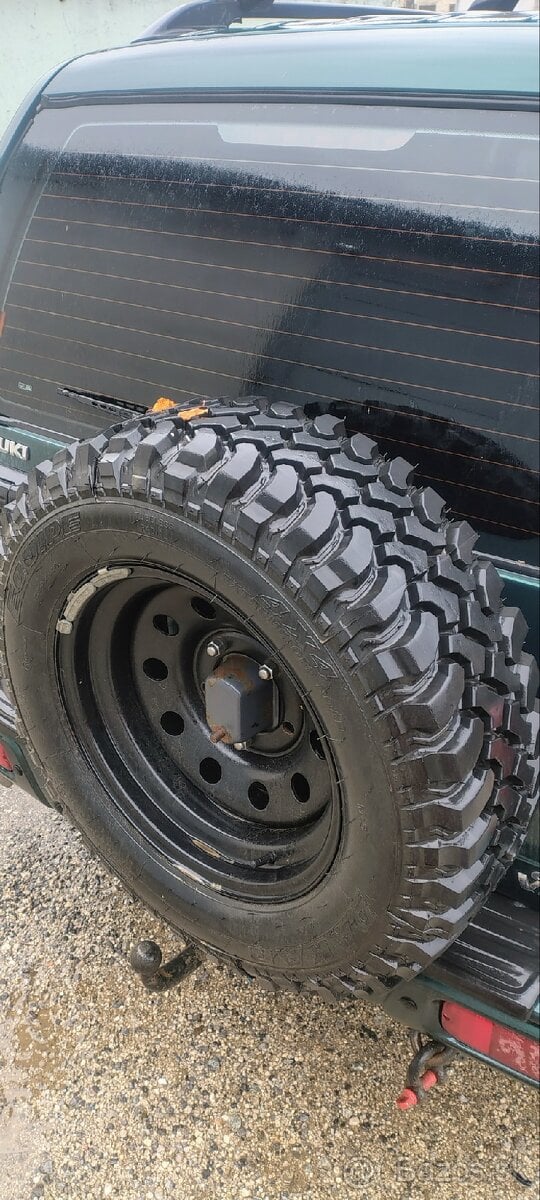 Predám pneu 235/70 R16